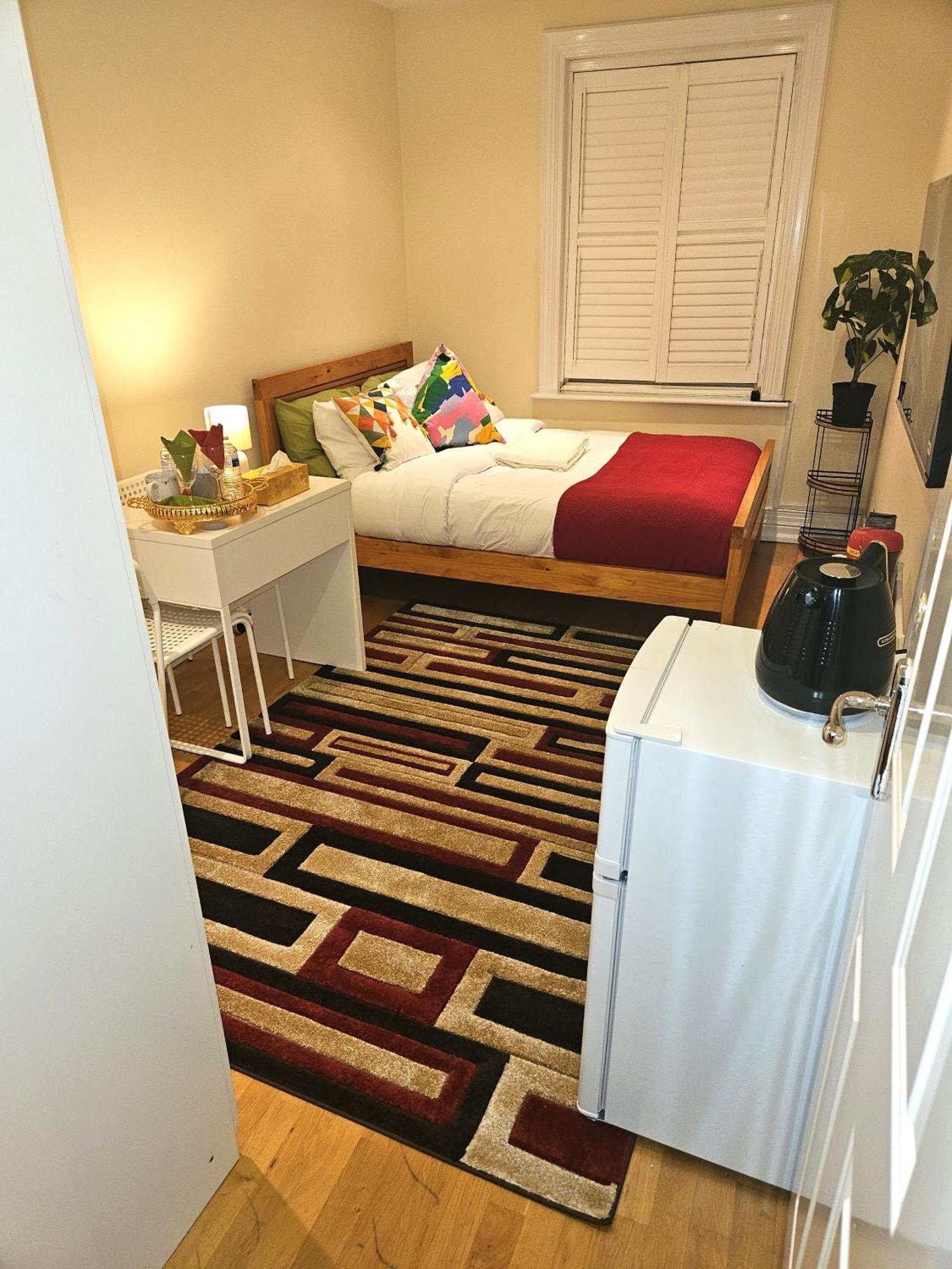 London Heathrow Glamour Mansion House Uxbridge Eksteriør billede